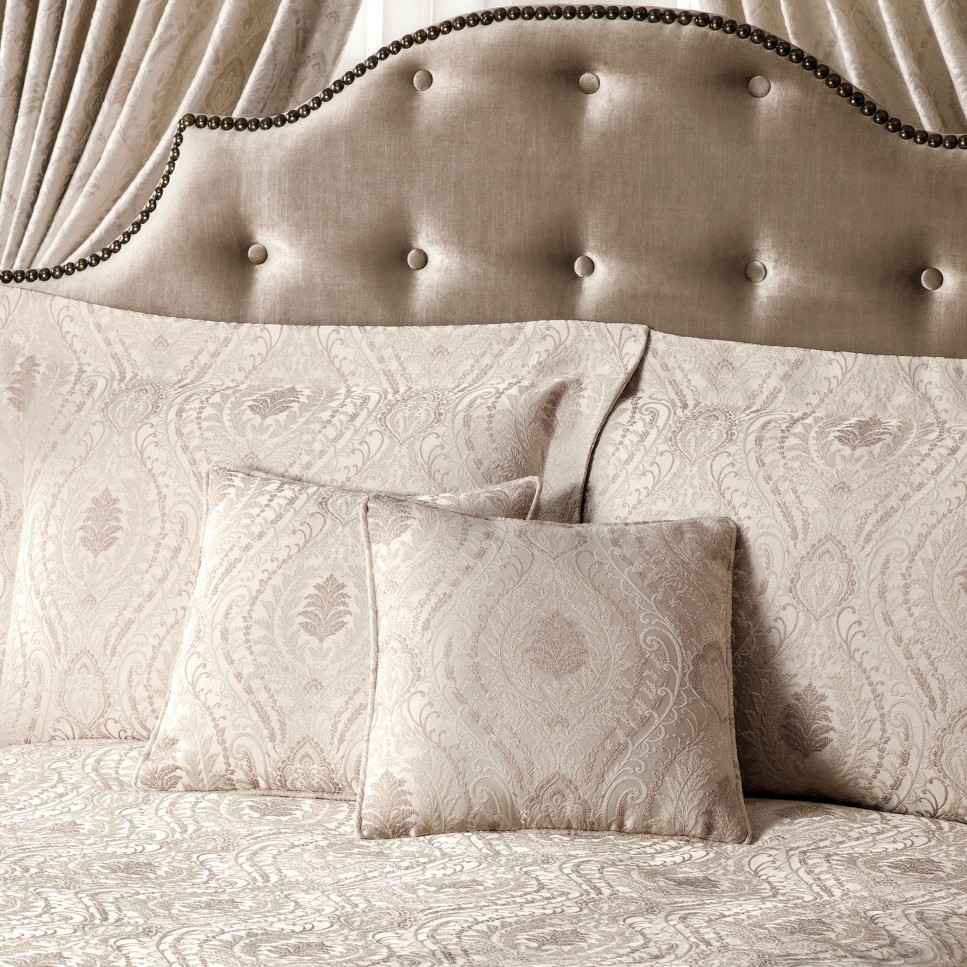 Bellagio White Plain Pillows, Shape: Rectangular