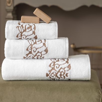 Shop bath towels, bathrobes & bath rugs